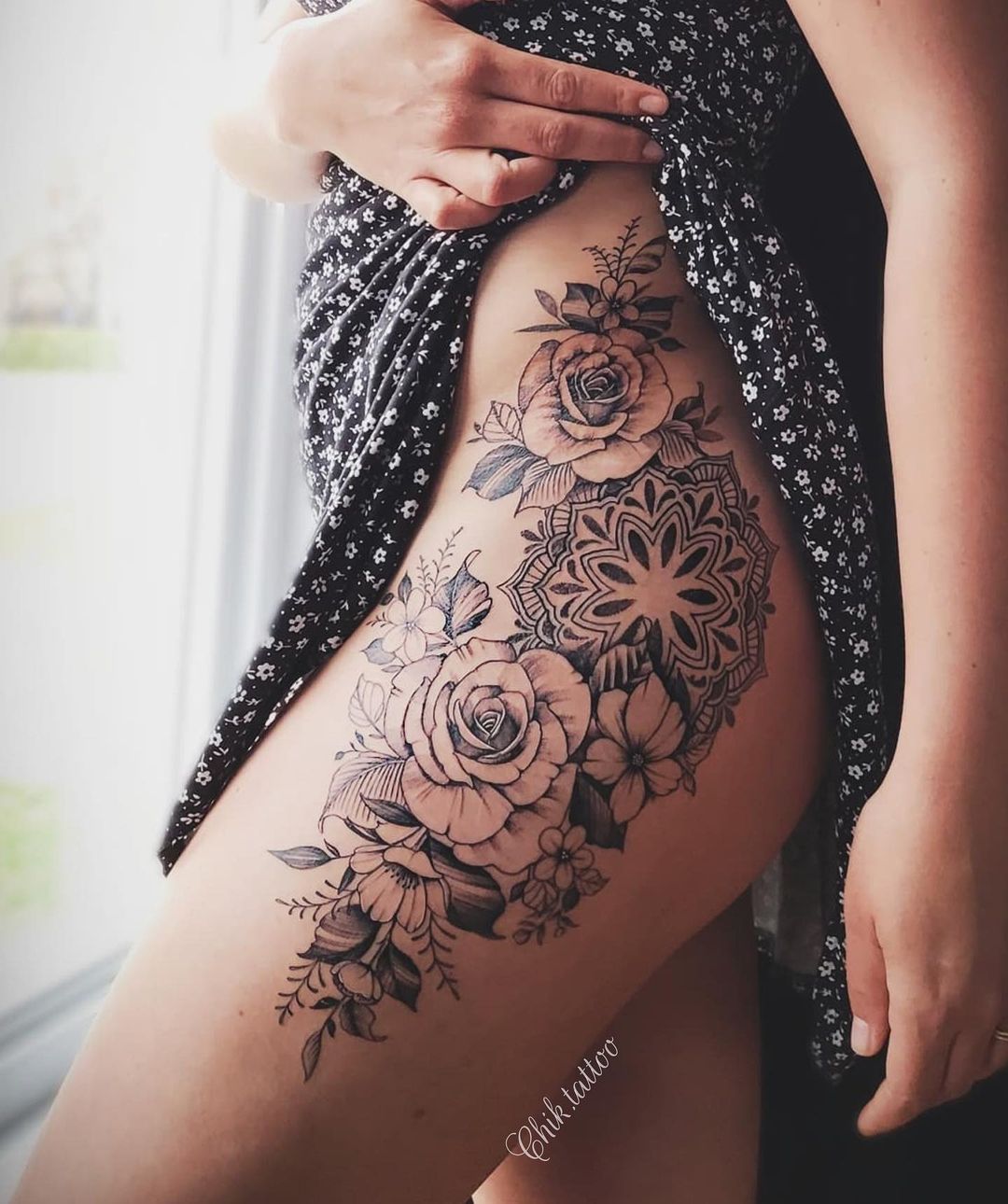 Tatuaje Flores Rosas Y Mandala Por Steve Savard Chik Tattoo