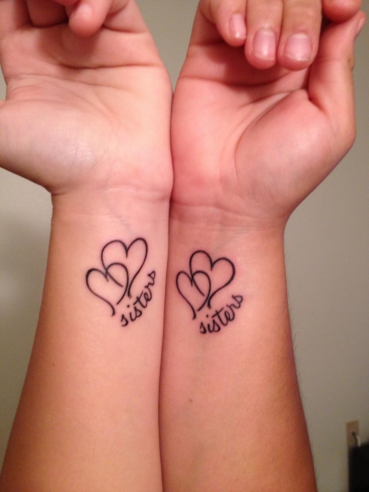 tatuaje-frase-sisters-dos-corazones-tatuajes-para-mujeres