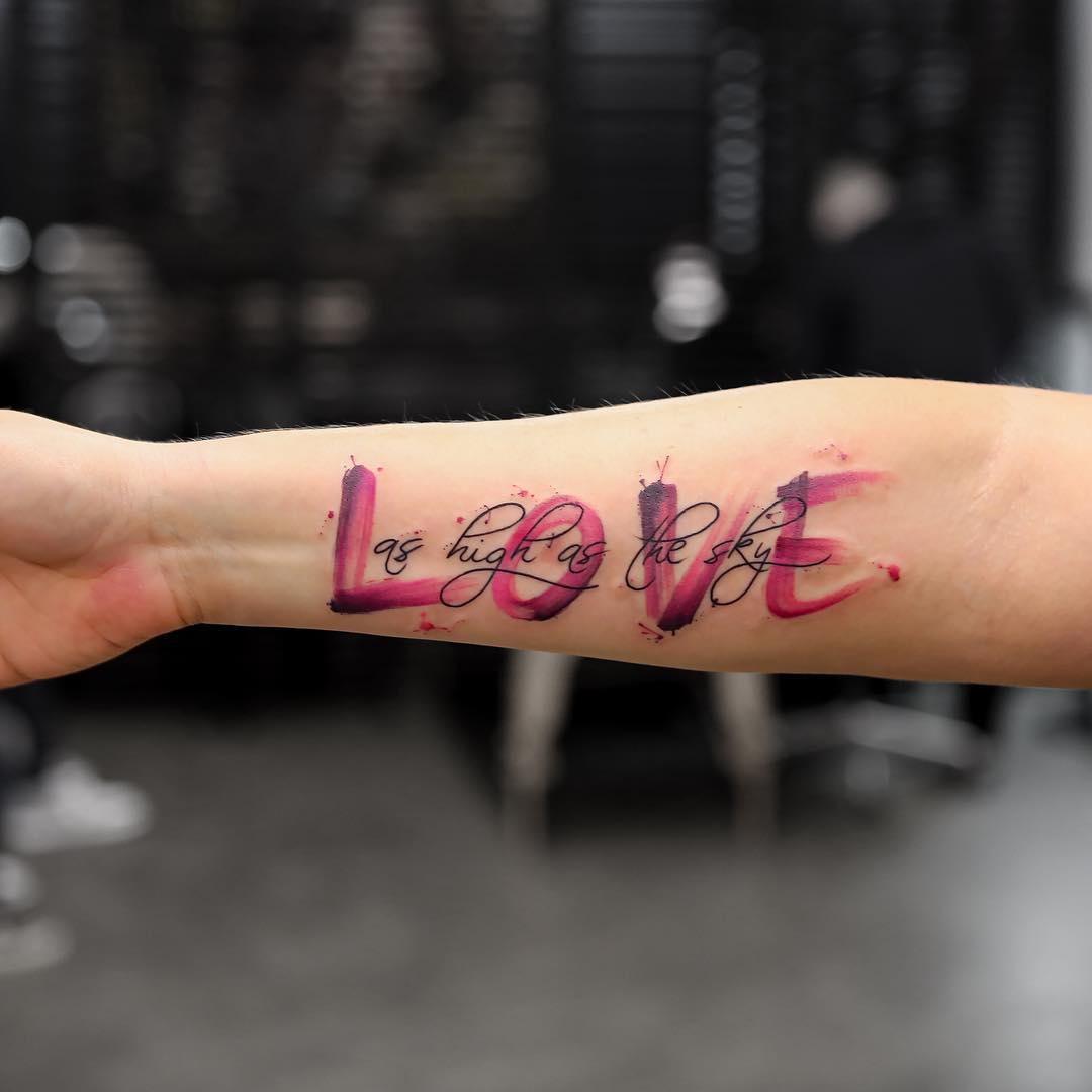 Frase: Love as high as the sky por Georgia Grey - Tatuajes 