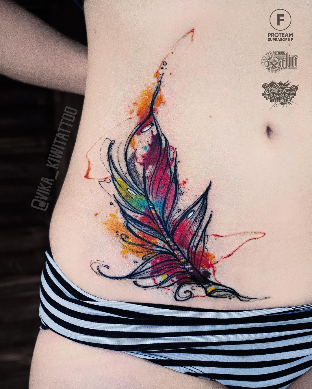 Tatuaje: Pluma por Вика Kiwi Tattoo - Tatuajes para Mujeres