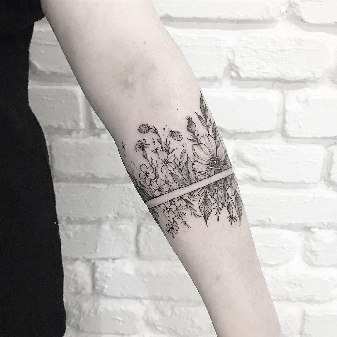 Tatuaje: Brazalete con lazo y flores por Terryemi Tattoo - Tatuajes para  Mujeres