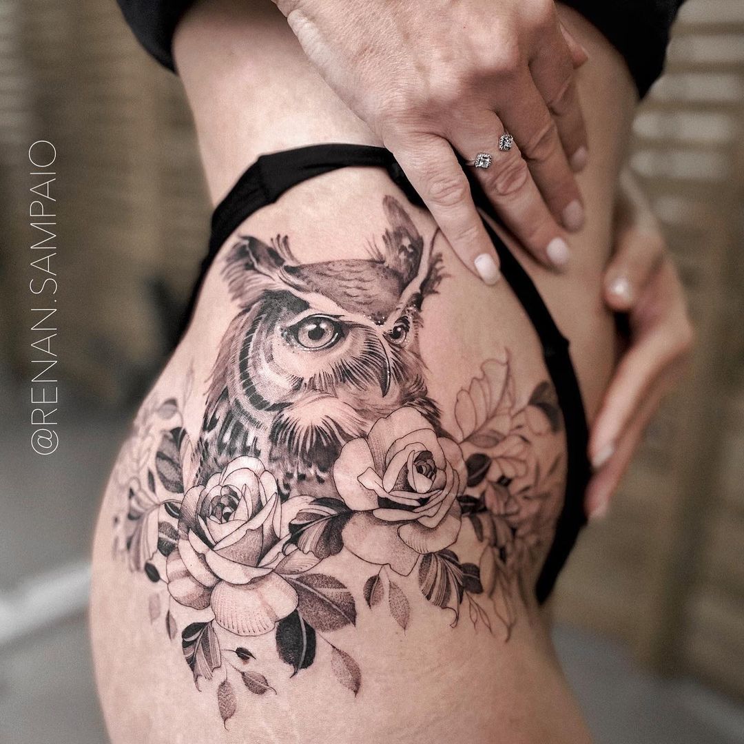 Tatuaje Búho Entre Flores Por Renan Sampaio Tatuajes Para Mujeres